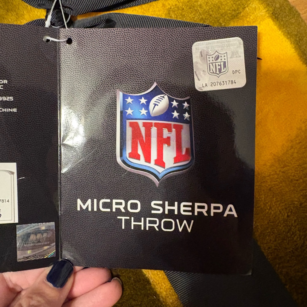 NFL Steelers Micro Sherpa Throw in Black and Gold - Picture 5 of 5